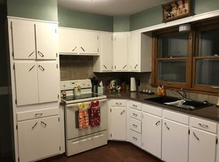 907 Francis St, Valley Falls, KS 66088