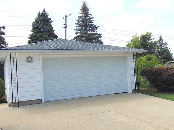2nd image of 4194 Sherry Ct