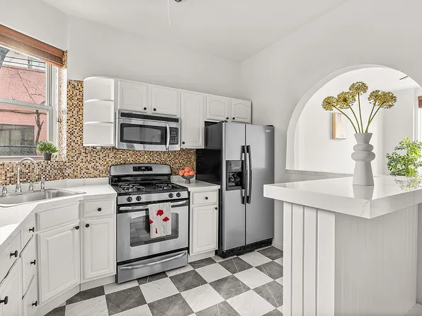 816 43rd St APT 4, Brooklyn, NY 11232