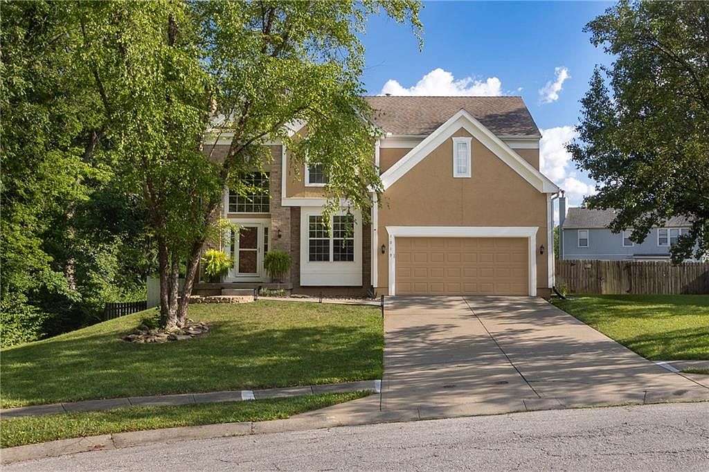 1019 NE 93rd Ct, Kansas City, MO 64155 | Zillow
