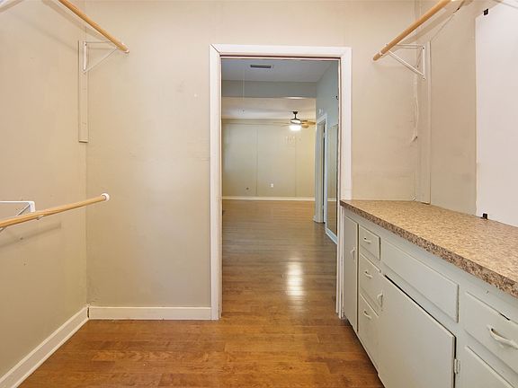 4th image of 730 Indiana St