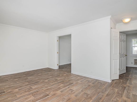 3rd image of 9627 Le Clair St #8