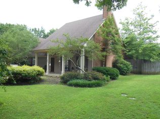 102 Fairfield Dr, Starkville, MS 39759