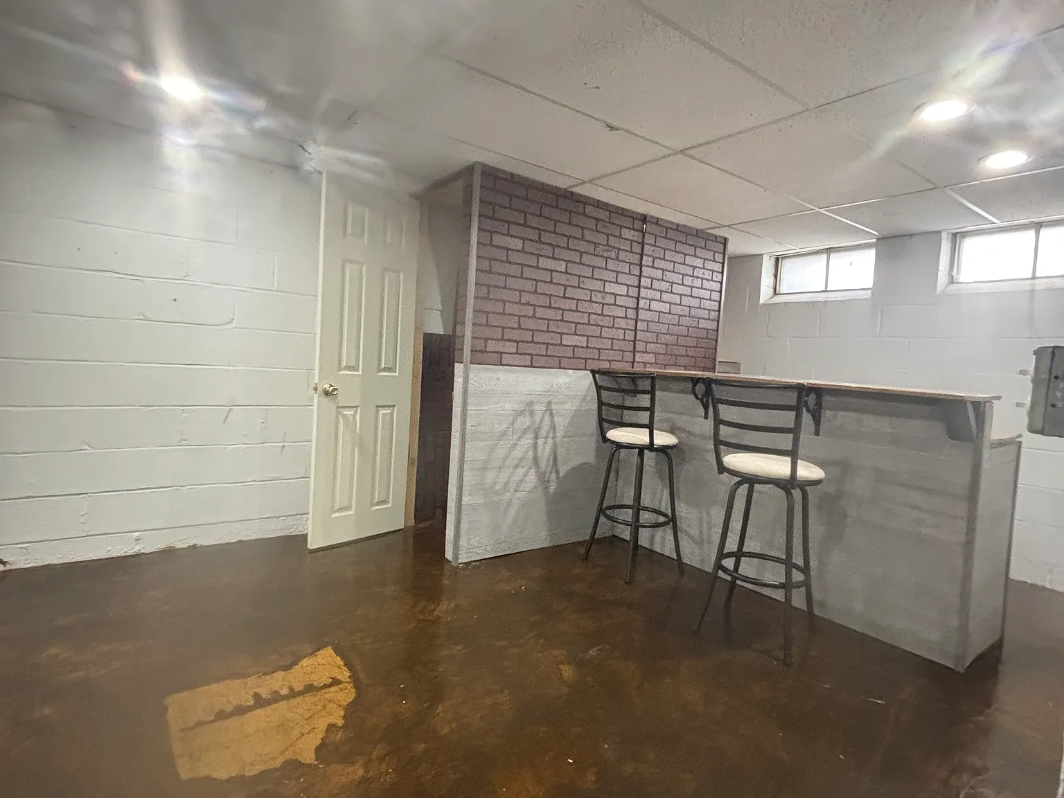 3 bed, 946 sqft, $2,125 — Photo 2