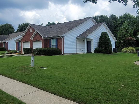 3rd image of 215 Cottonwood Creek Cir