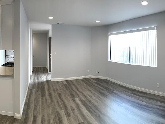 3rd image of 436 Palm Dr APT 4