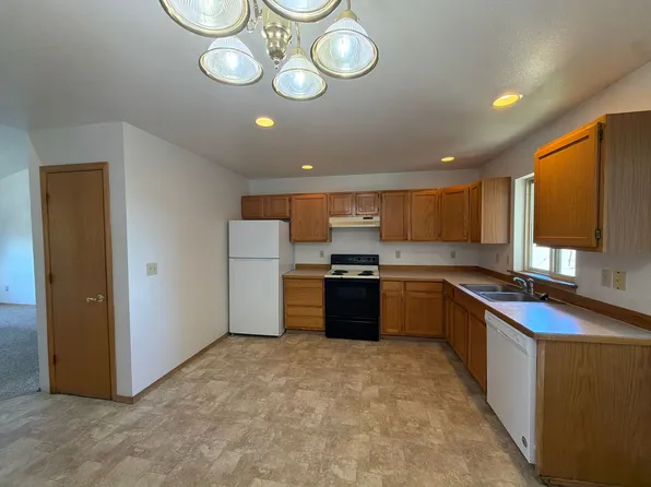 g1111, 1111 S 18th Ave APT 3, Yakima, WA 98902
