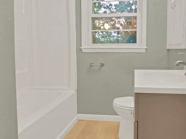 300 Long Acres Dr — Photo 7