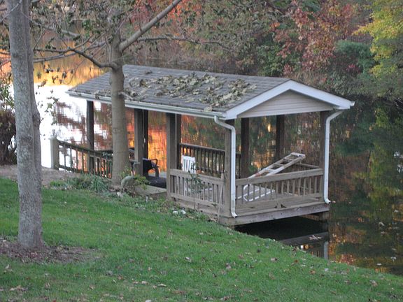 2nd image of 1024 Greenwood Dr