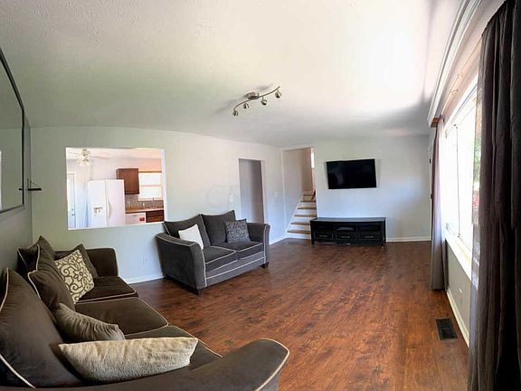 5th image of 2620 Southwest Blvd