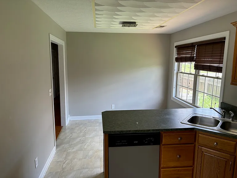437 American Dr — Photo 4