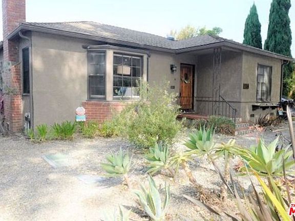 3rd image of 2411 Castle Heights Ave