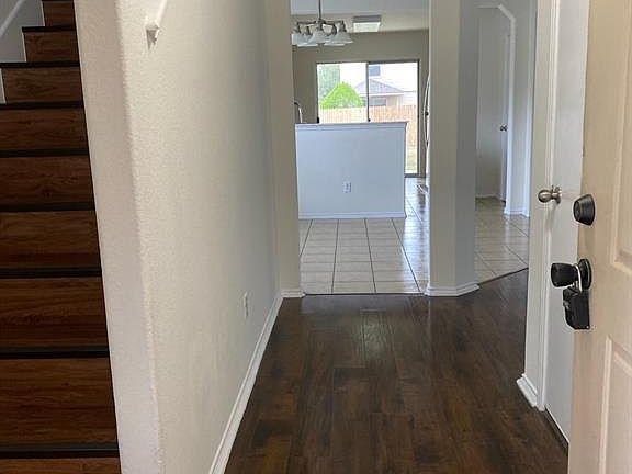 2nd image of 318 Luna Vista Dr