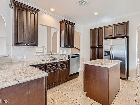 4th image of 6414 Middlelake Ct