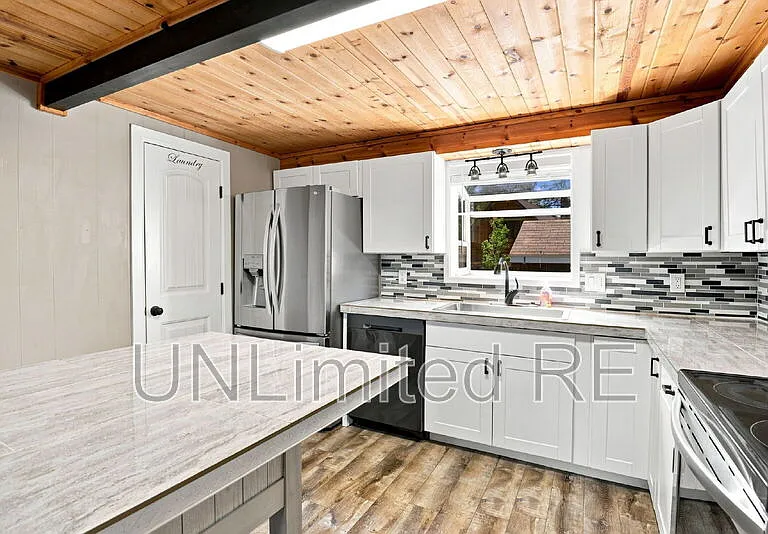 795 E Reindeer Dr — Photo 15