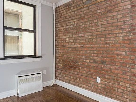 3rd image of 422 E 9th St APT 5