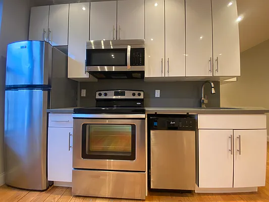 Rented by Bohemia Realty Group | media 2