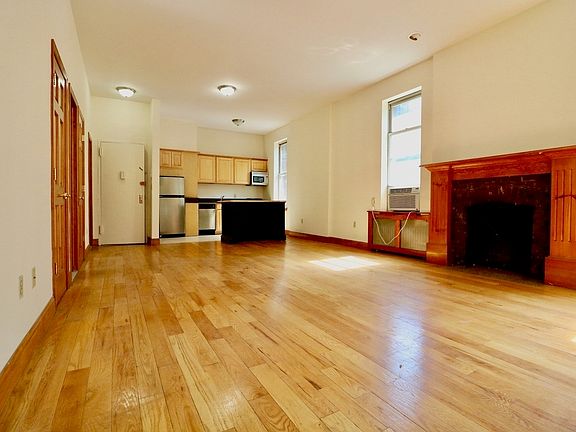 4th image of 100 W 74th St APT 1S
