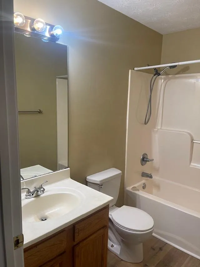 111 Stockton Ct — Photo 4