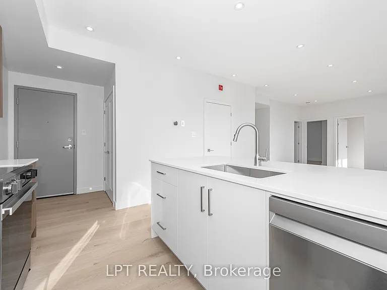 319 Shakespeare St #9 — Photo 5