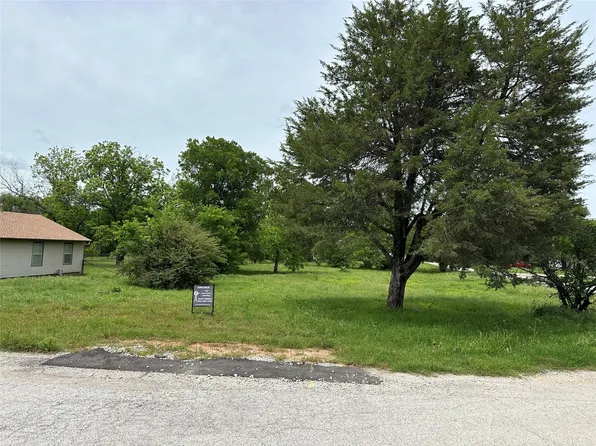 N Mount St, Chico, TX 76431