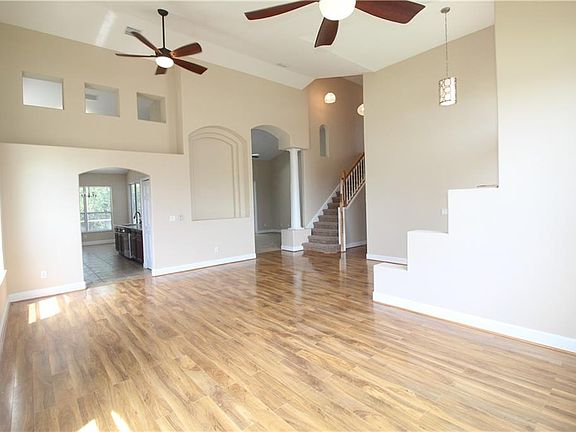 2nd image of 21 Lewis Dr