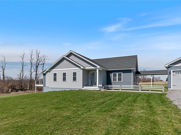 3rd image of 482 Armstrong Rd