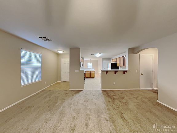 3rd image of 36539 W Pampoloma Ave