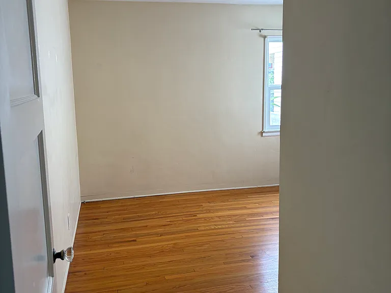 222 Avenue C — Photo 12