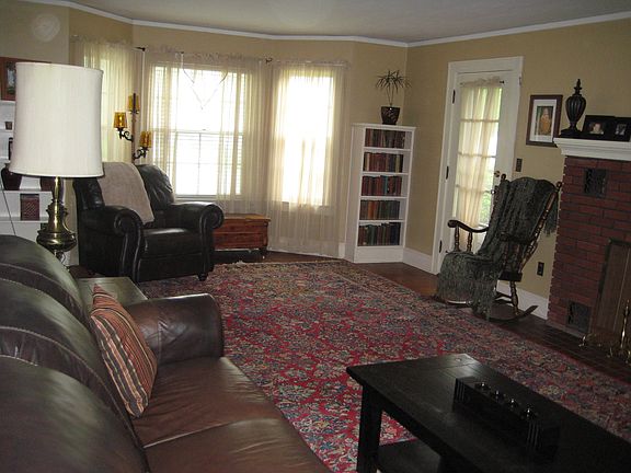 Bay windows and built in book shelves in family room