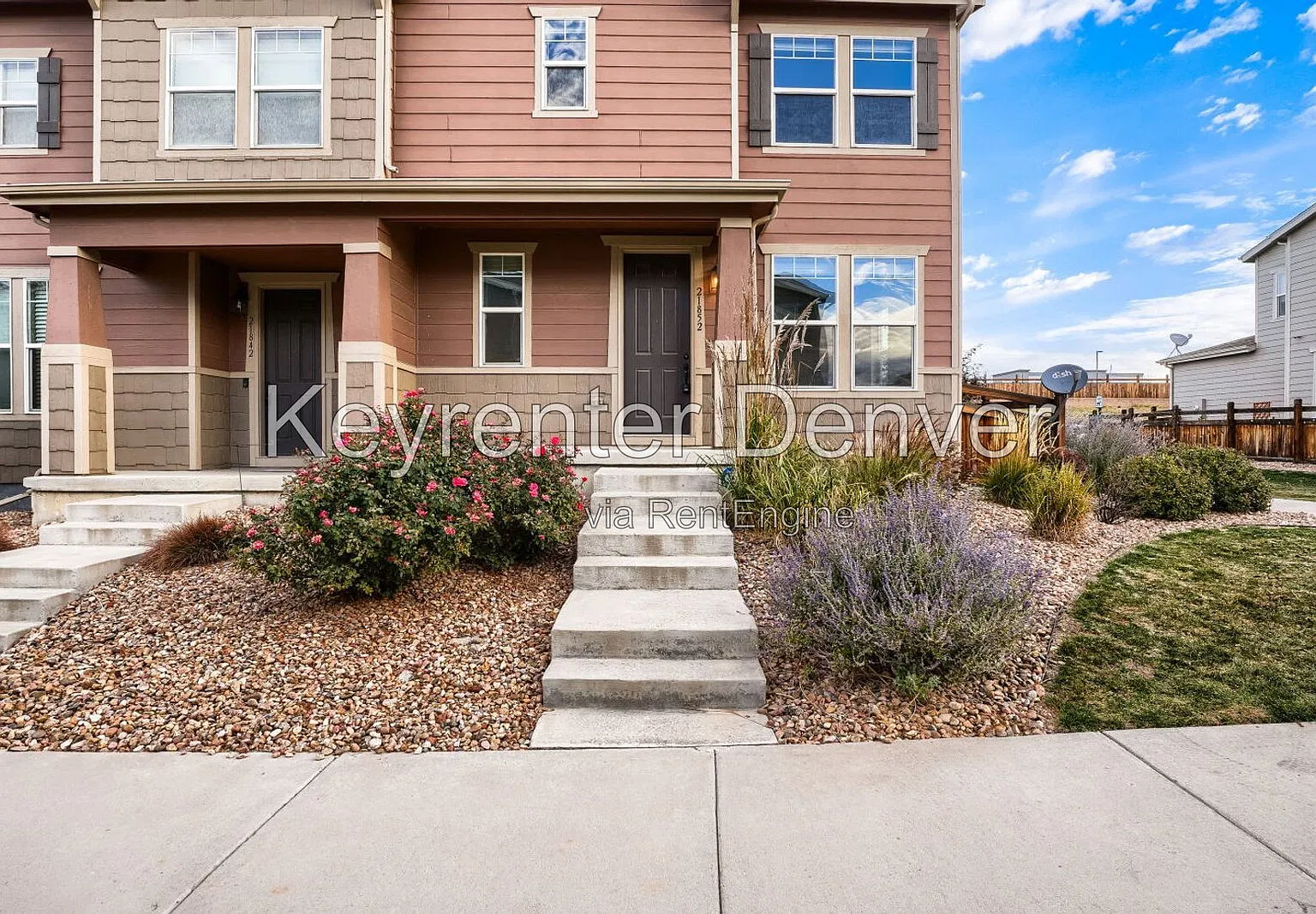 3 bed, 3.0 bath, 2208 sqft, $2,790 — Photo 3