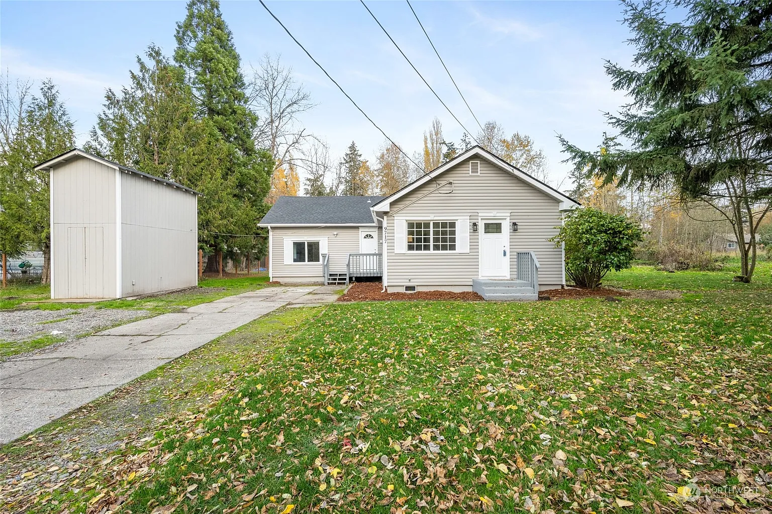 9717 9th Avenue E photo 1