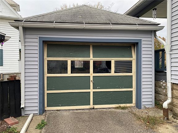 5th image of 106 Plum St
