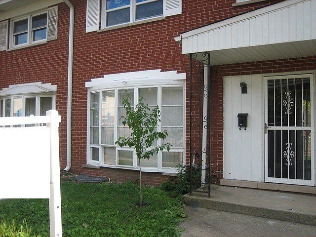 1st image of 8910 Robin Dr APT C