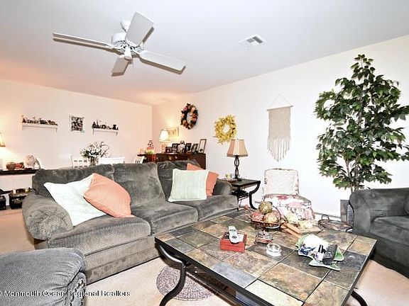 4th image of 611A Lake Point Dr #1001