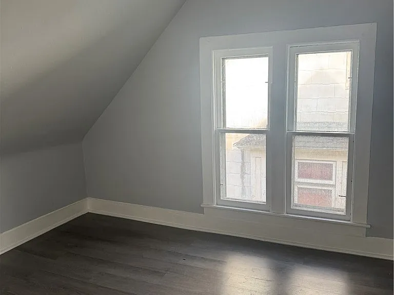 686 Seward St — Photo 24