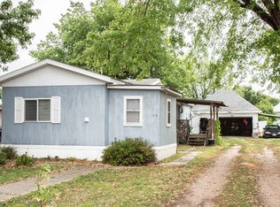 170 S 11th Ave, Burwell, NE 68823