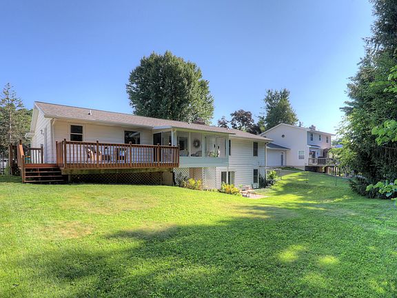 5th image of 2690 Brahms Ave