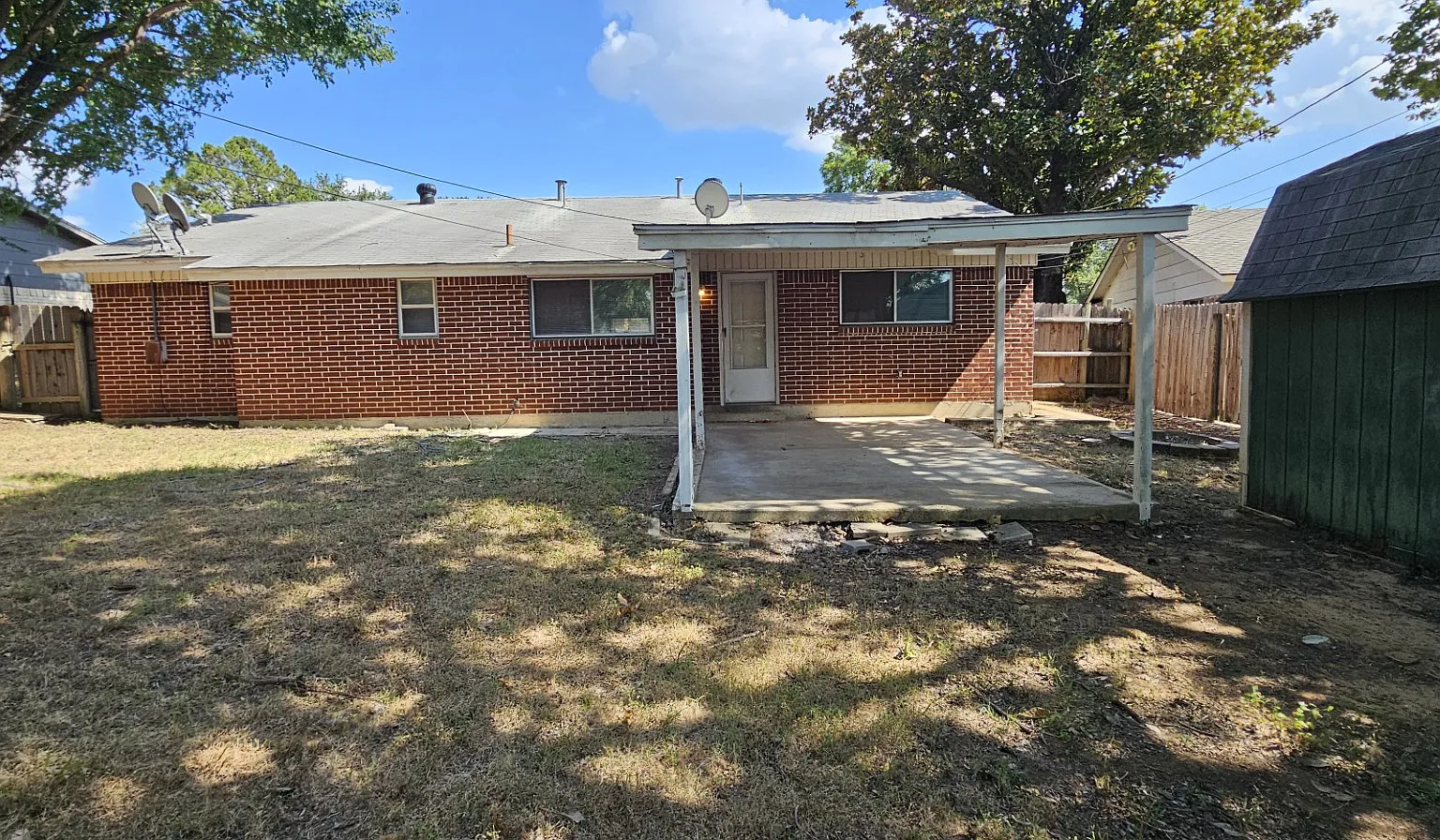 7205 Merry — Photo 2