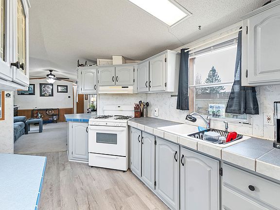 3rd image of 193 New Hillcrest Drive