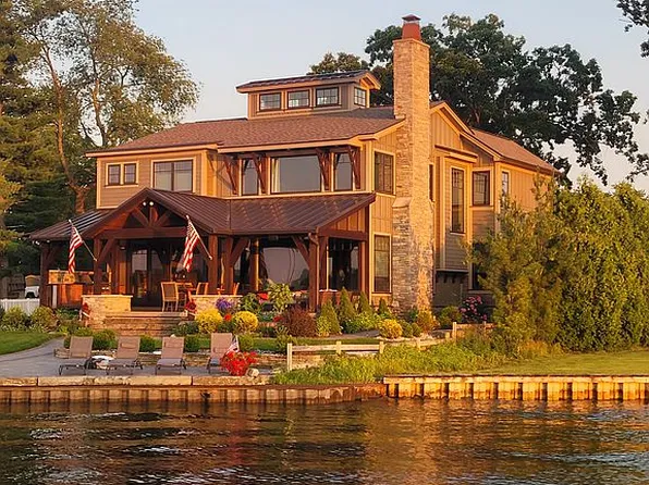 13500 Enid Blvd, Fenton, MI 48430