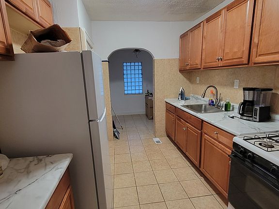 5th image of 10511 S Morrow Cir #1