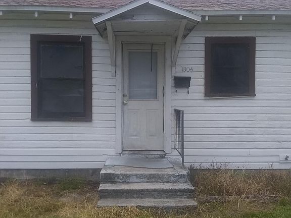 2nd image of 1004 NE 8th Ave