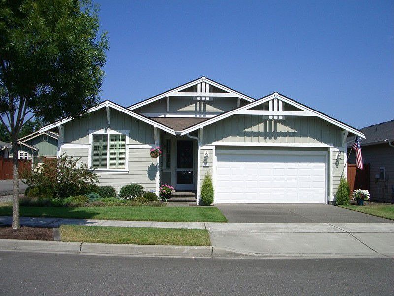 The woodlands is a two bed room with a den. Nice end home site for additional privacy. This home has