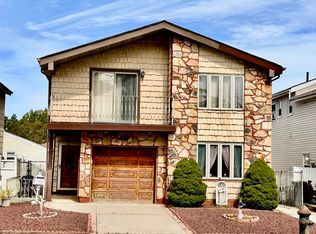573 Lamoka Ave, Staten Island, NY 10312
