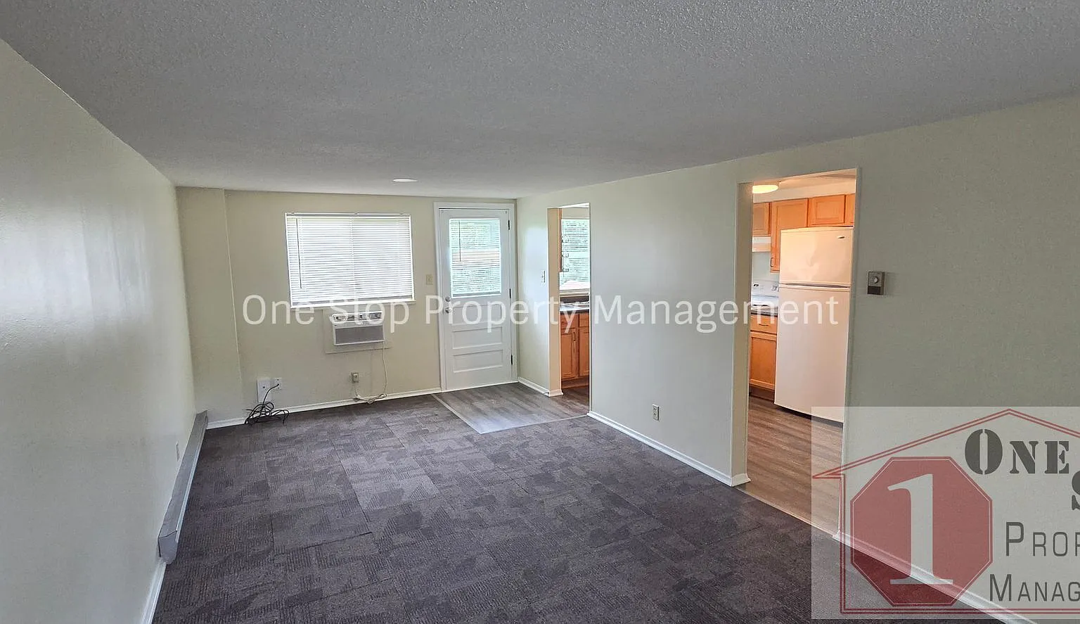 2 bedroom, 1 bath duplex in Riverside, MO! — Photo 4
