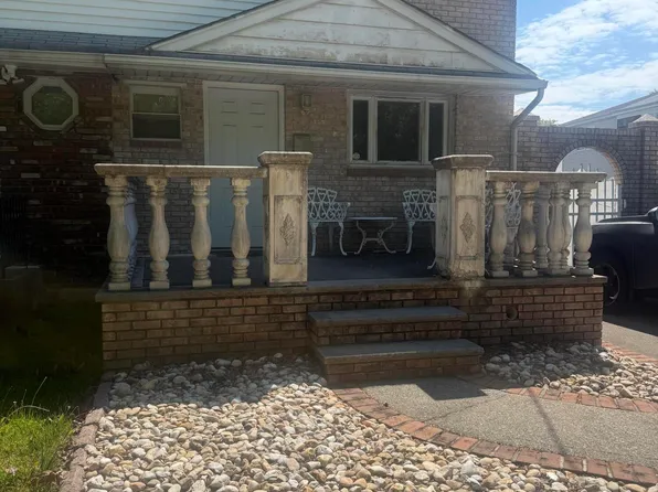 205 Riedel Ave, Staten Island, NY 10306