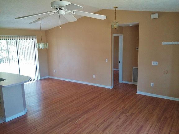 5th image of 2556 SE Appleby Street