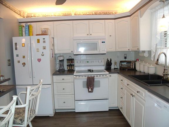 5th image of 6531 SE Federal Hwy #203