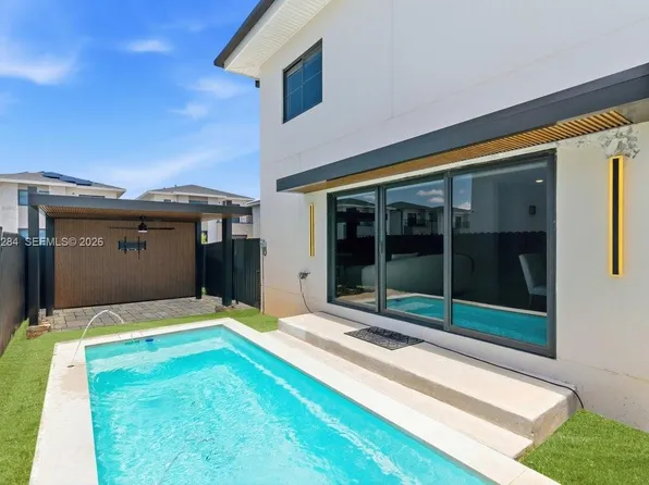 1396 NW 3rd St, Florida City, FL 33034